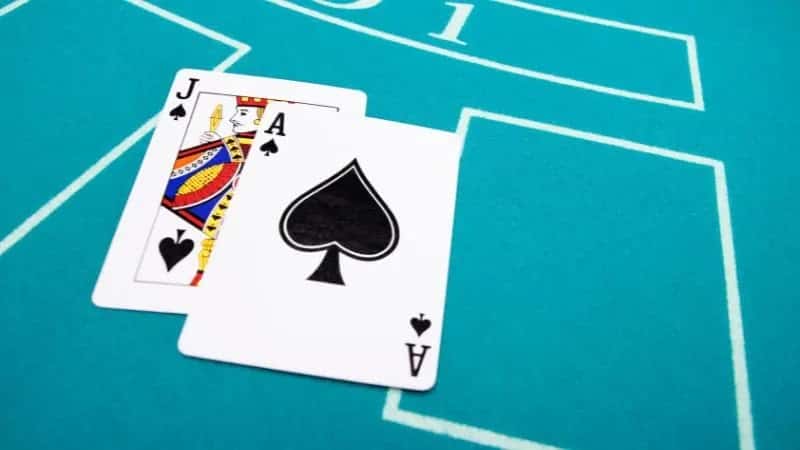 Bí quyết kéo bài và tránh quắc xì dách hiệu quả